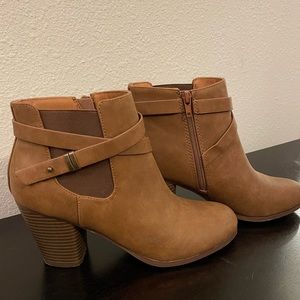 Heeled ankle boots Size 9